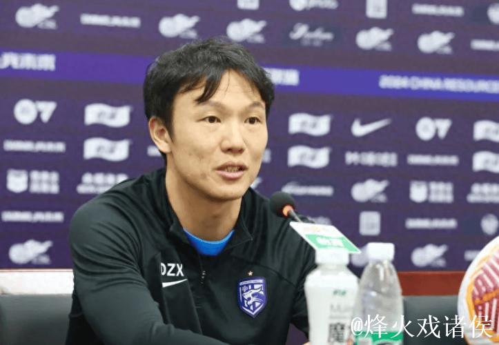 武汉三镇完成转会解禁 邓卓翔离任外教接任执掌球队 武汉三镇完成转会解禁 邓卓翔离任外教接任执掌球队